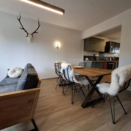 T2 Lumineux Avec Terrasse Proche Commerces Et Pistes - Fr-1-592-86
